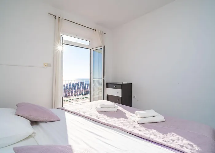 Sunshine Rhapsody * Ragusa